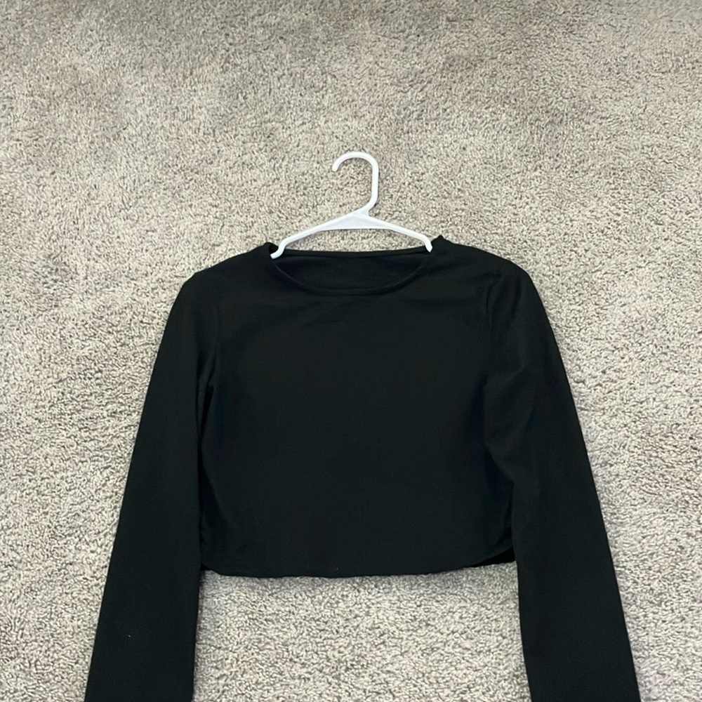 Classic Black Long Sleeve Crop Top